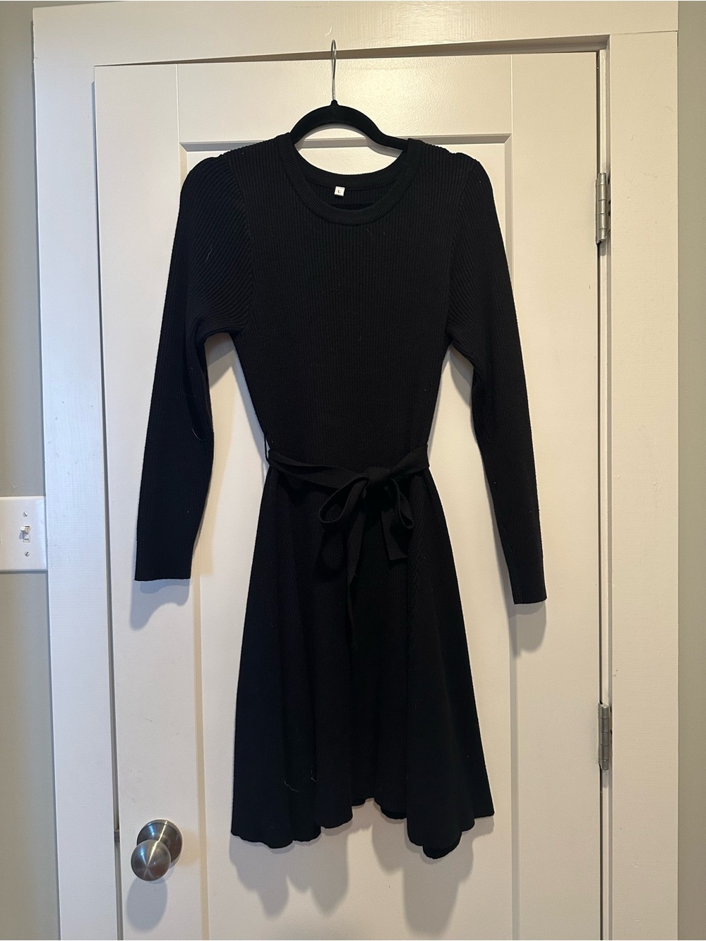Black Long-Sleeve Tie-Waist Sweater Dress - Elegant Everyday